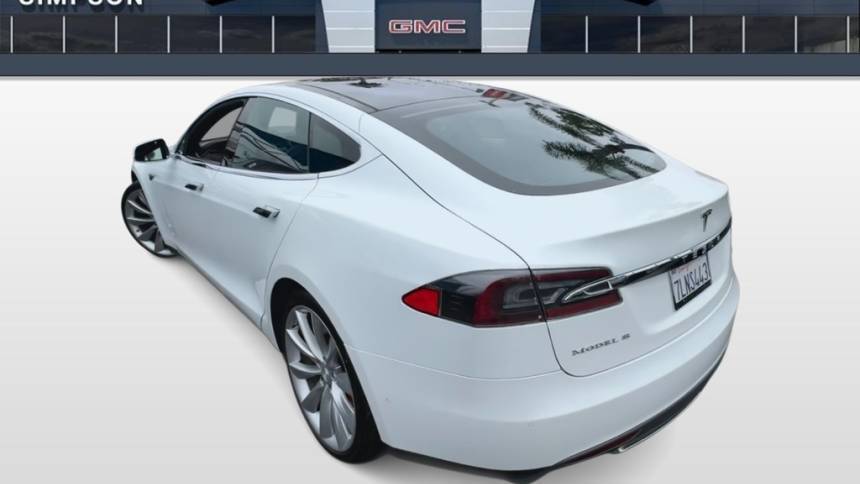 2015 Tesla Model S 5YJSA1H4XFF084471