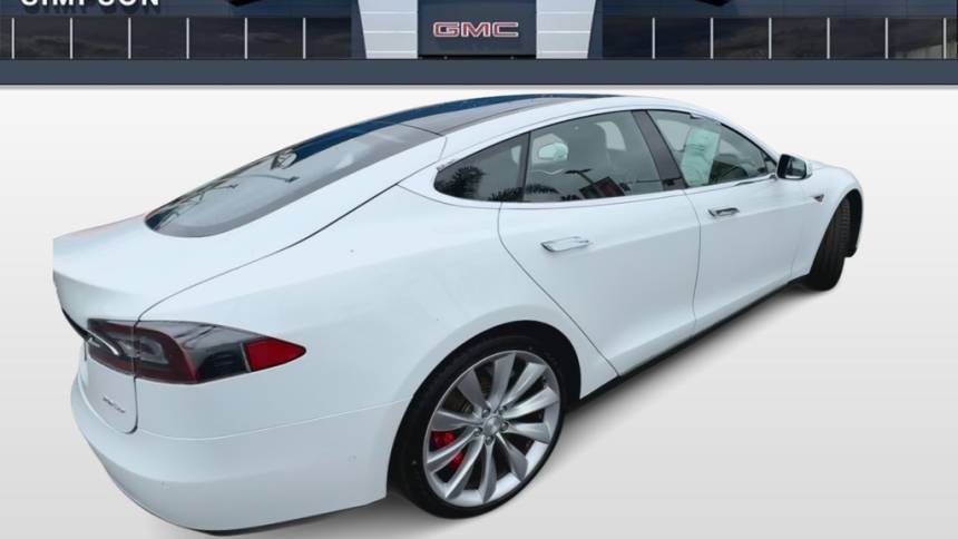 2015 Tesla Model S 5YJSA1H4XFF084471