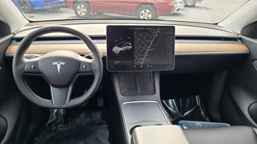 2021 Tesla Model Y 5YJYGDEEXMF184333