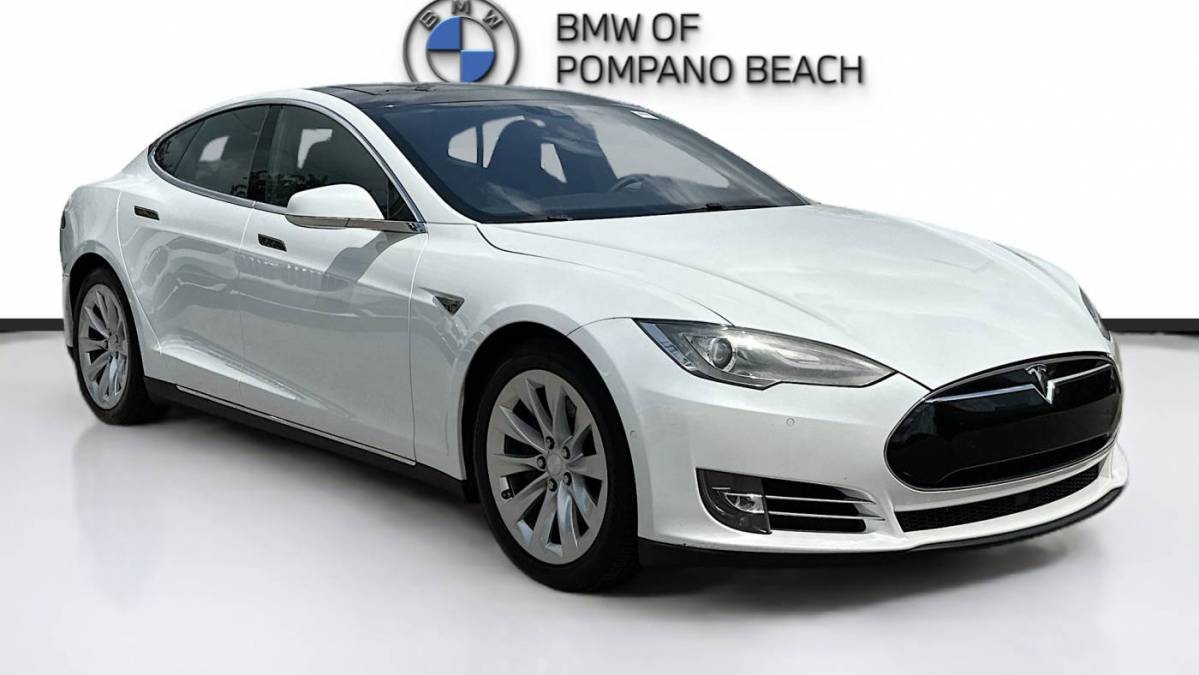 2016 Tesla Model S 5YJSA1E23GF132056