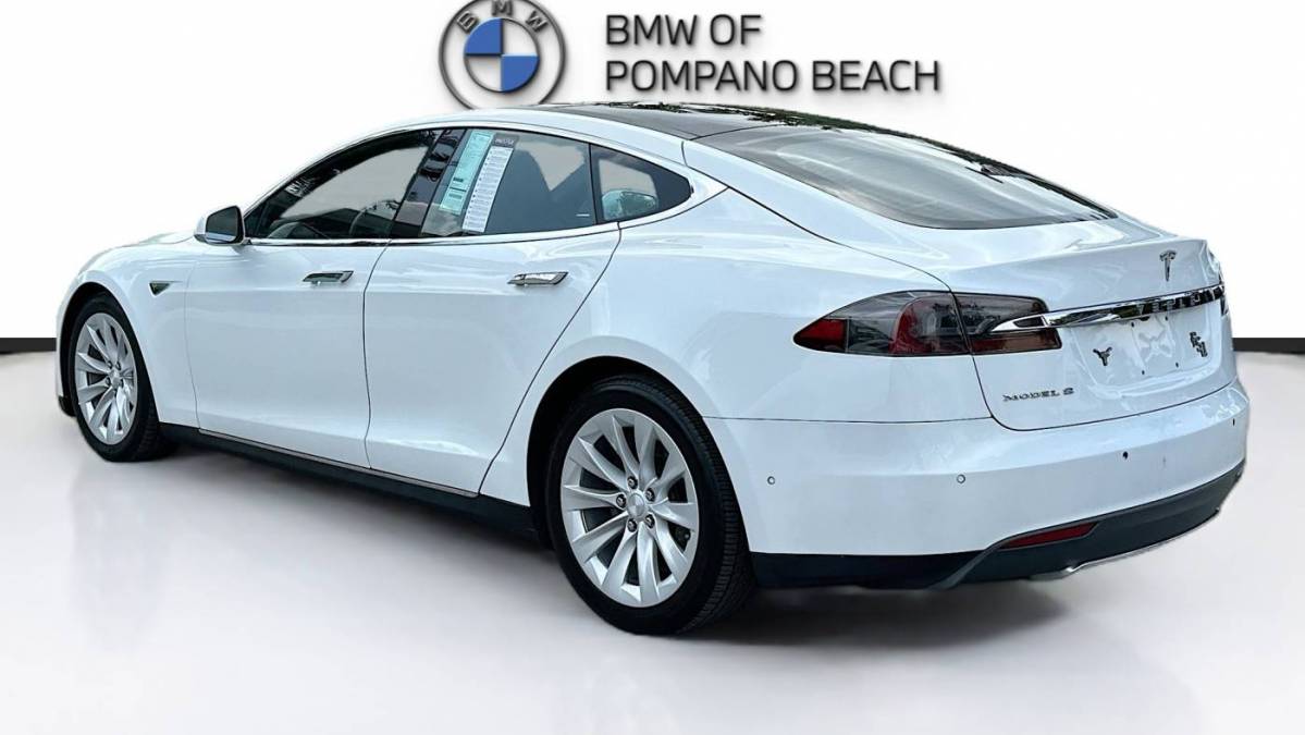 2016 Tesla Model S 5YJSA1E23GF132056