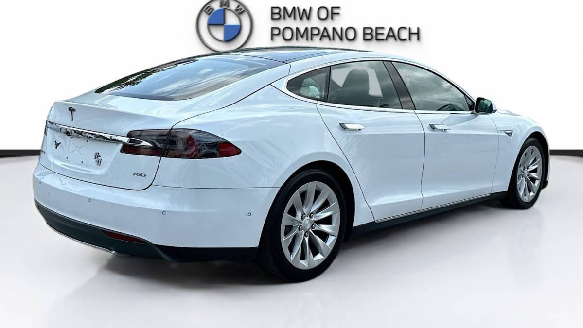 2016 Tesla Model S 5YJSA1E23GF132056