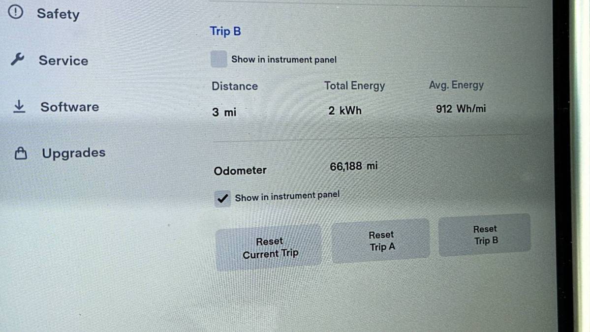 2016 Tesla Model S 5YJSA1E23GF132056