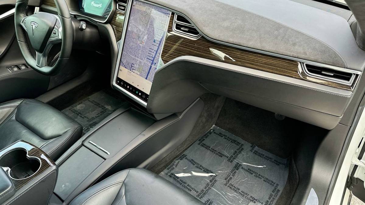 2016 Tesla Model S 5YJSA1E23GF132056