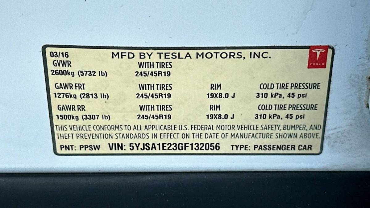 2016 Tesla Model S 5YJSA1E23GF132056