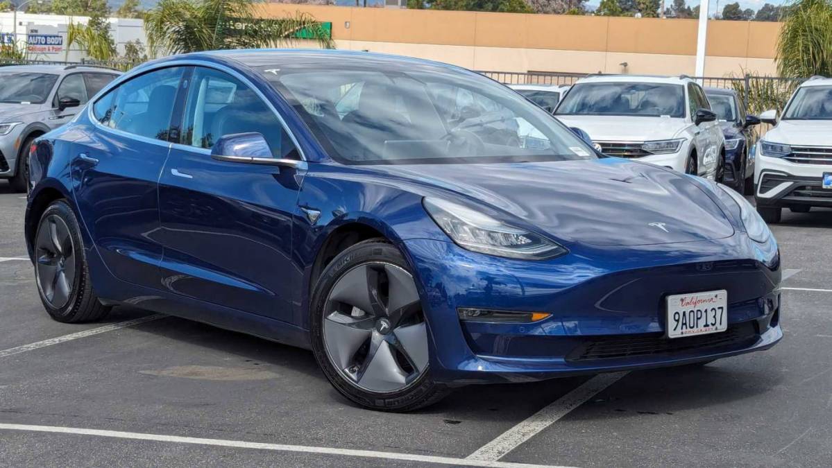 2018 Tesla Model 3 5YJ3E1EB0JF130913