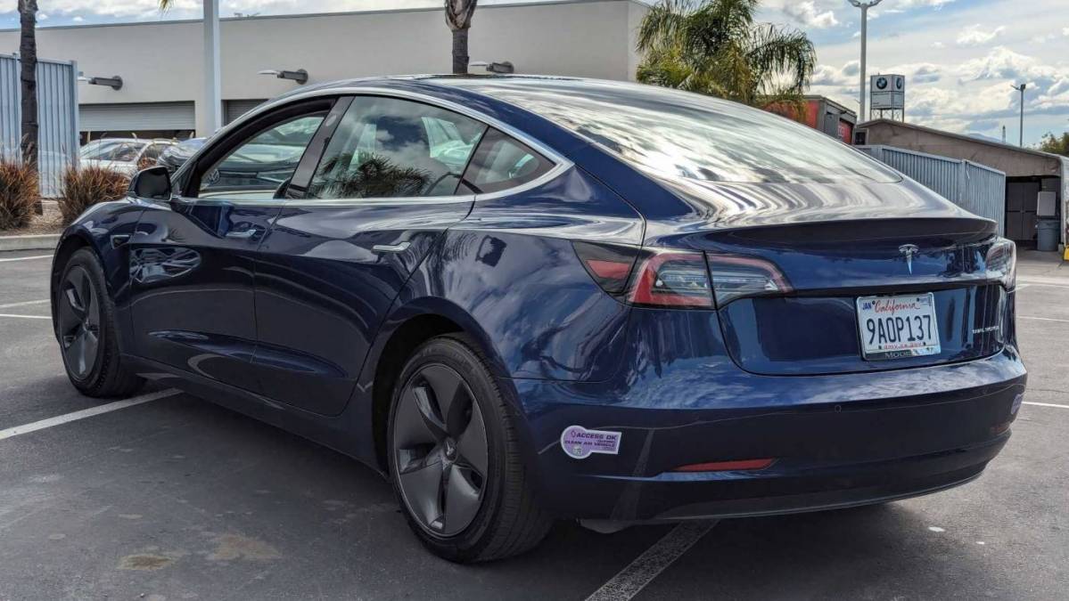 2018 Tesla Model 3 5YJ3E1EB0JF130913