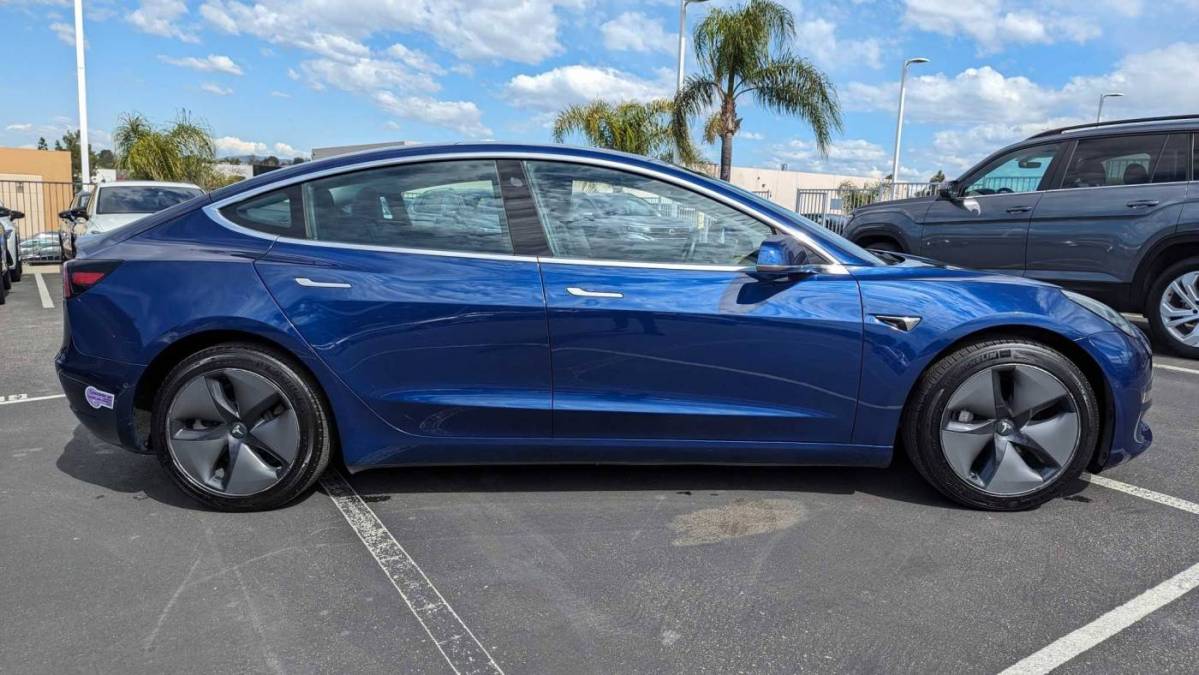 2018 Tesla Model 3 5YJ3E1EB0JF130913