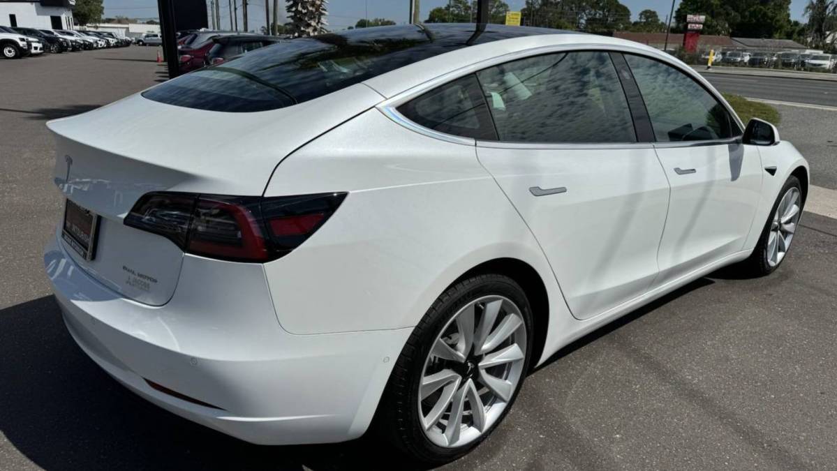 2019 Tesla Model 3 5YJ3E1EB1KF200016