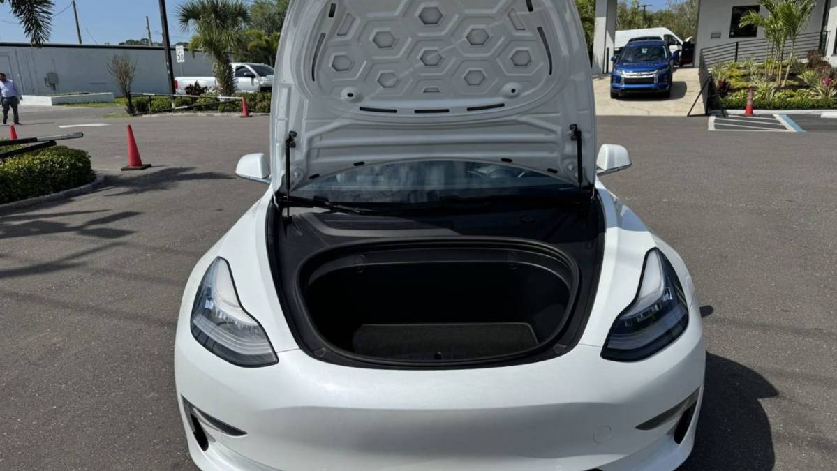 2019 Tesla Model 3 5YJ3E1EB1KF200016