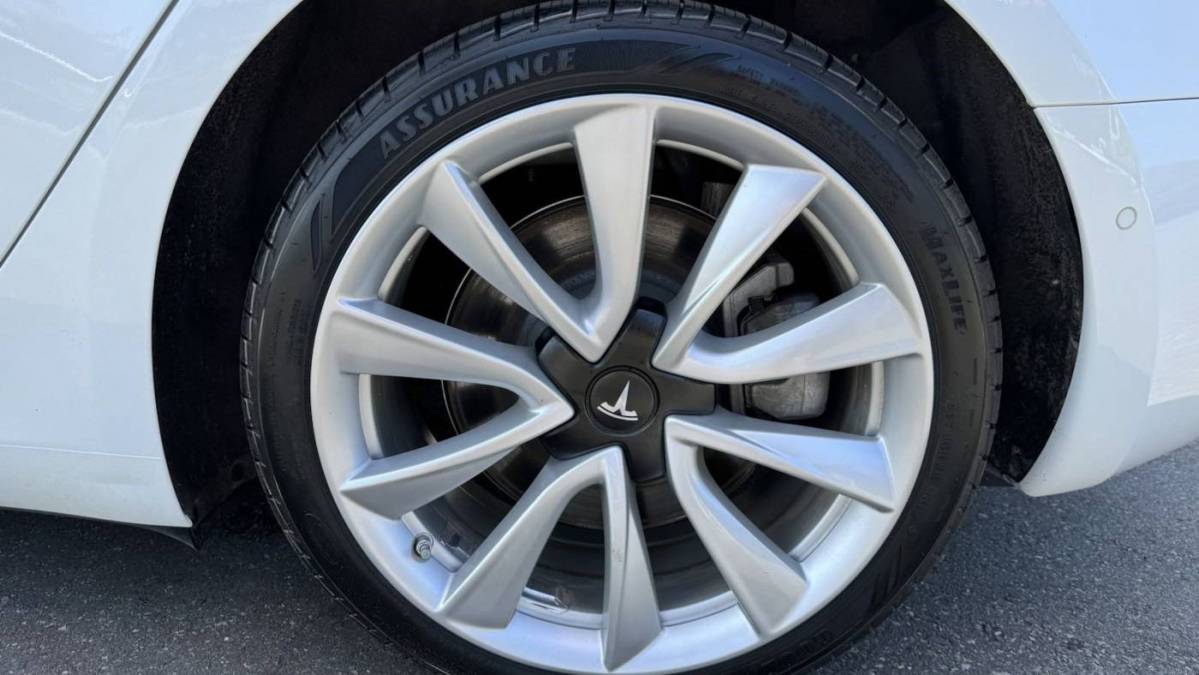 2019 Tesla Model 3 5YJ3E1EB1KF200016