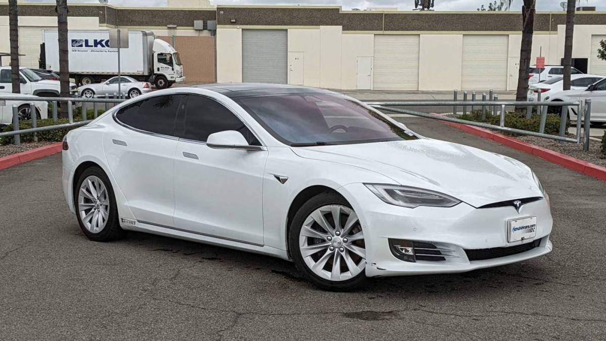 2017 Tesla Model S 5YJSA1E11HF181782