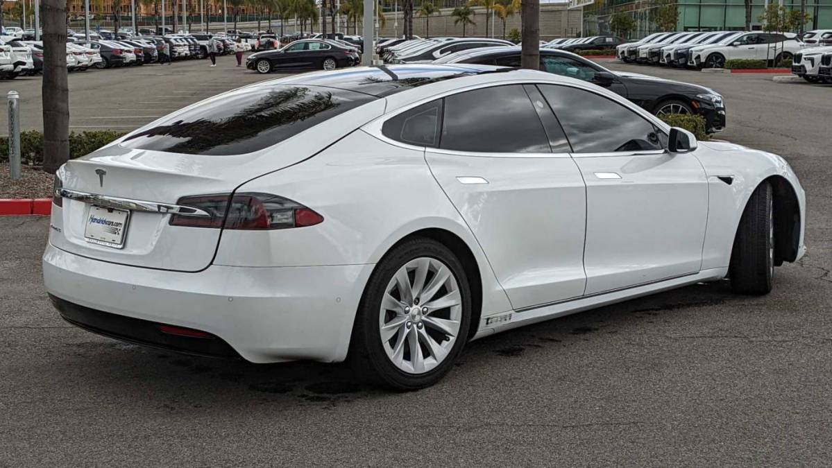 2017 Tesla Model S 5YJSA1E11HF181782