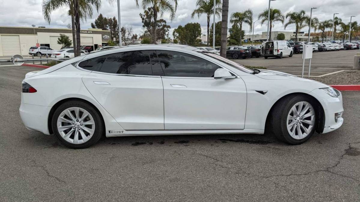 2017 Tesla Model S 5YJSA1E11HF181782