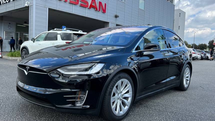 2017 Tesla Model X 5YJXCDE28HF053758