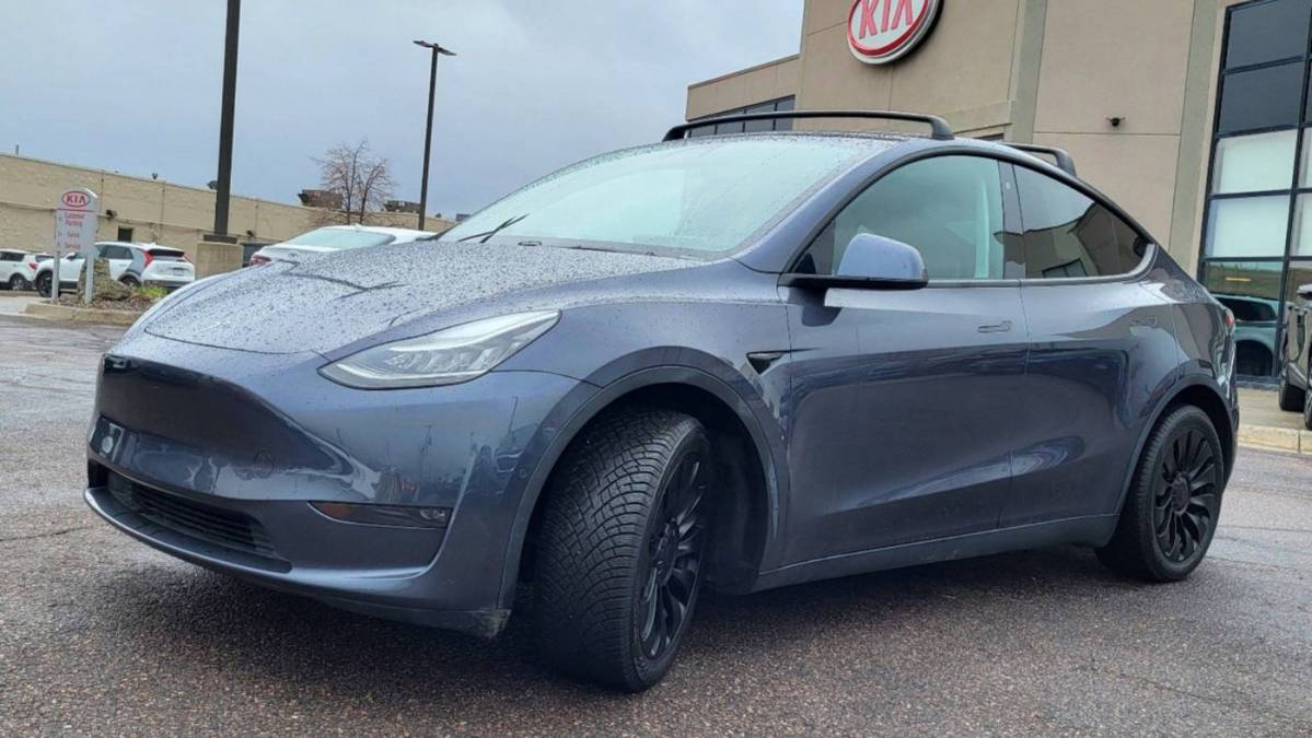 2020 Tesla Model Y 5YJYGDEE0LF052048