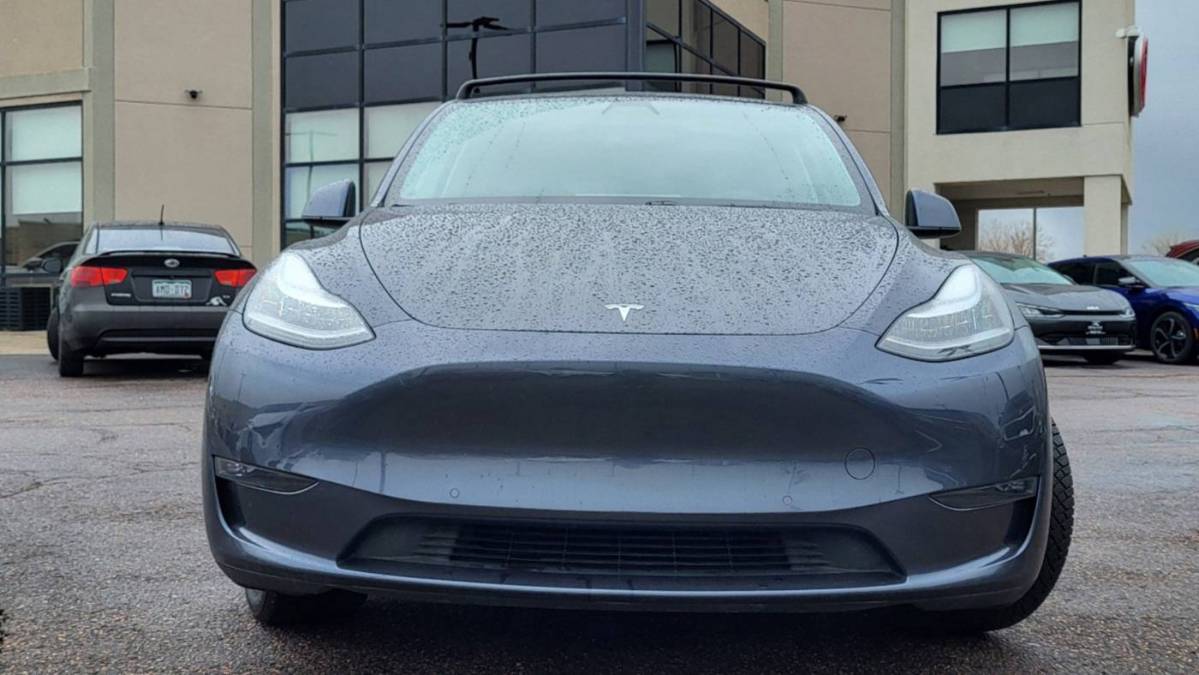 2020 Tesla Model Y 5YJYGDEE0LF052048