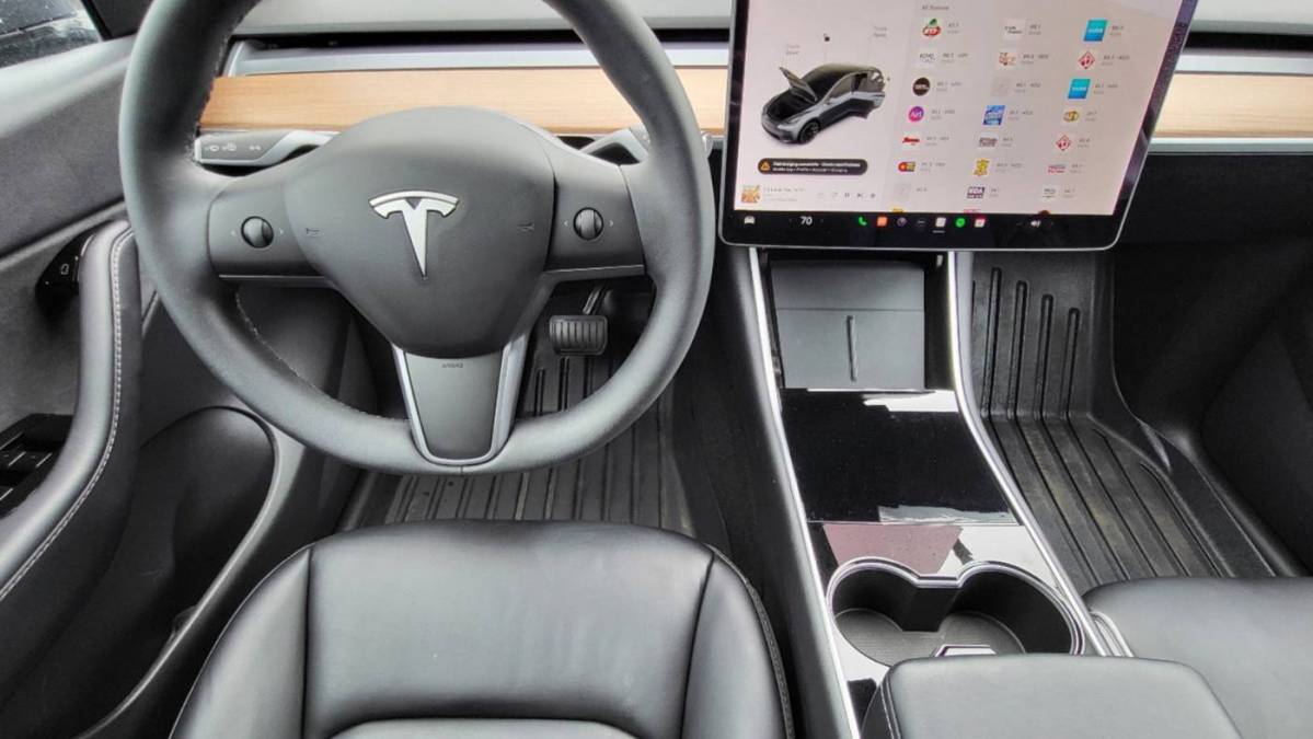 2020 Tesla Model Y 5YJYGDEE0LF052048