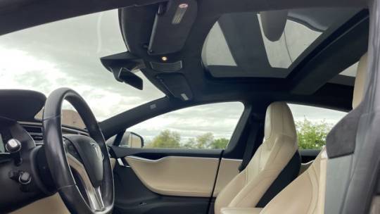 2017 Tesla Model S 5YJSA1E27HF156524