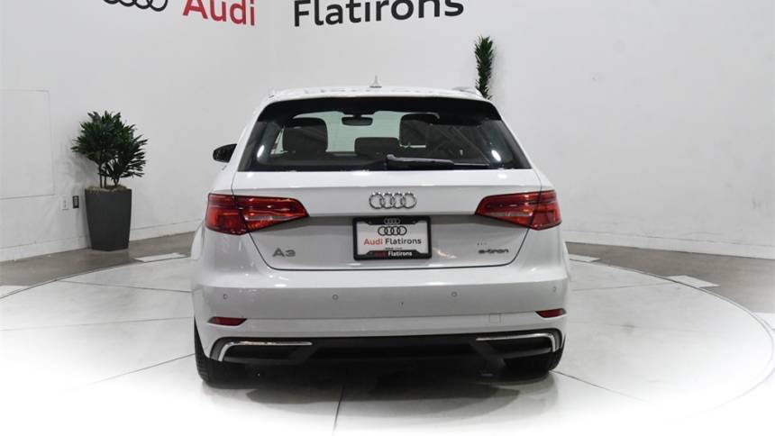 2018 Audi A3 Sportback e-tron WAUTPBFF7JA077859