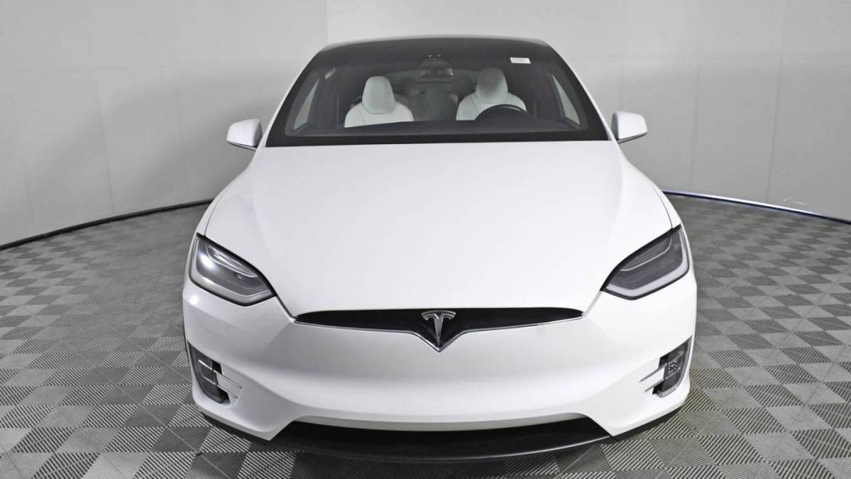 2018 Tesla Model X 5YJXCAE21JF120463