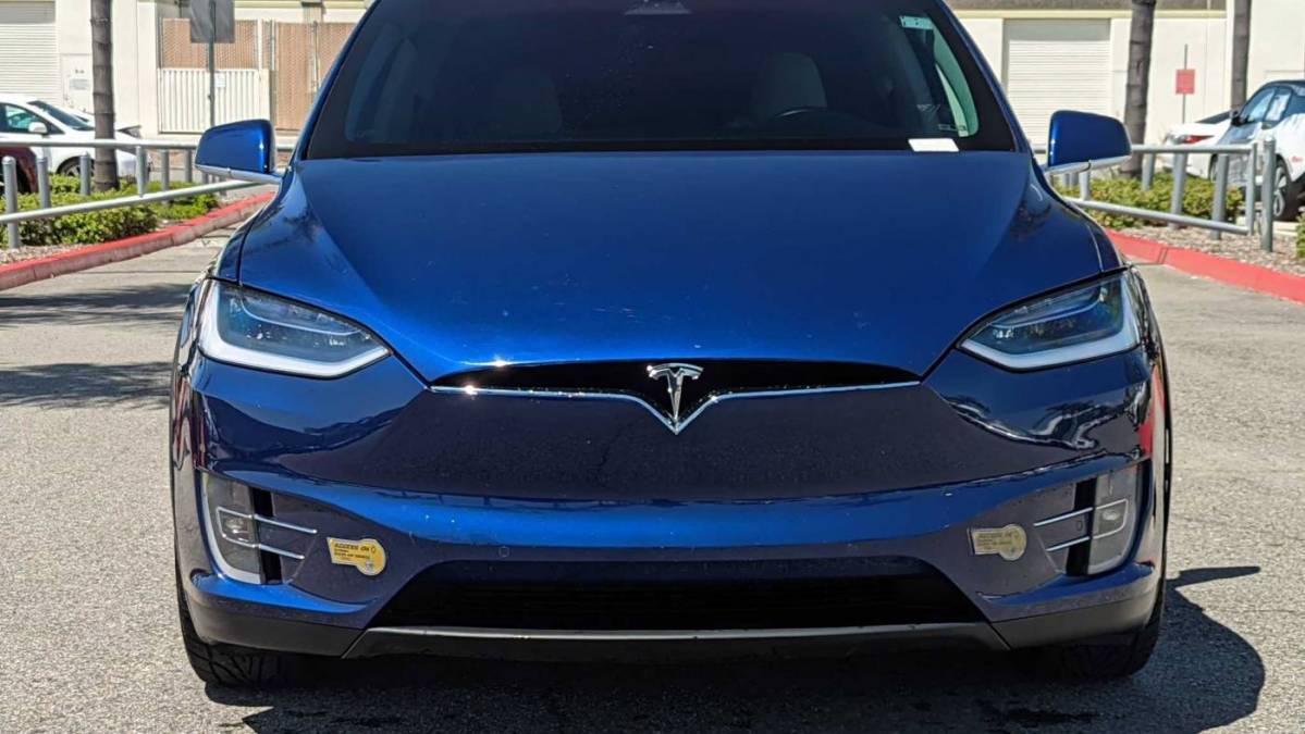 2018 Tesla Model X 5YJXCDE27JF140492