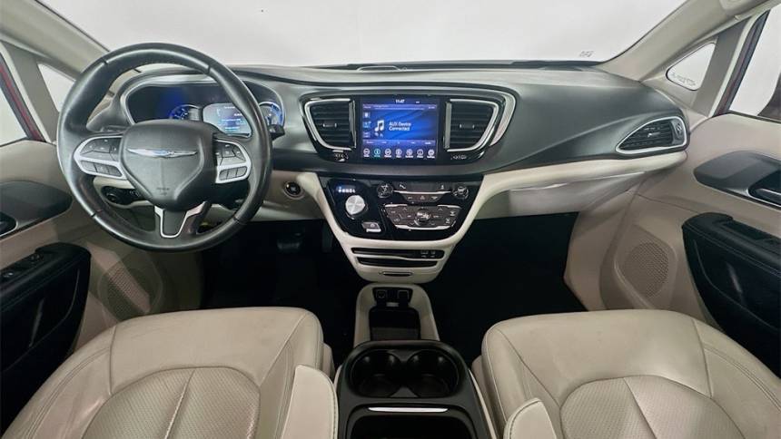 2018 Chrysler Pacifica Hybrid 2C4RC1L73JR248182