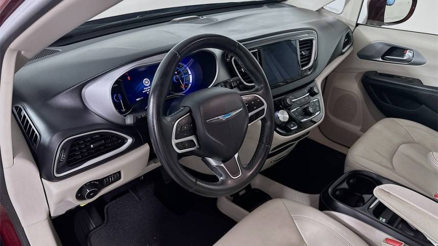 2018 Chrysler Pacifica Hybrid 2C4RC1L73JR248182