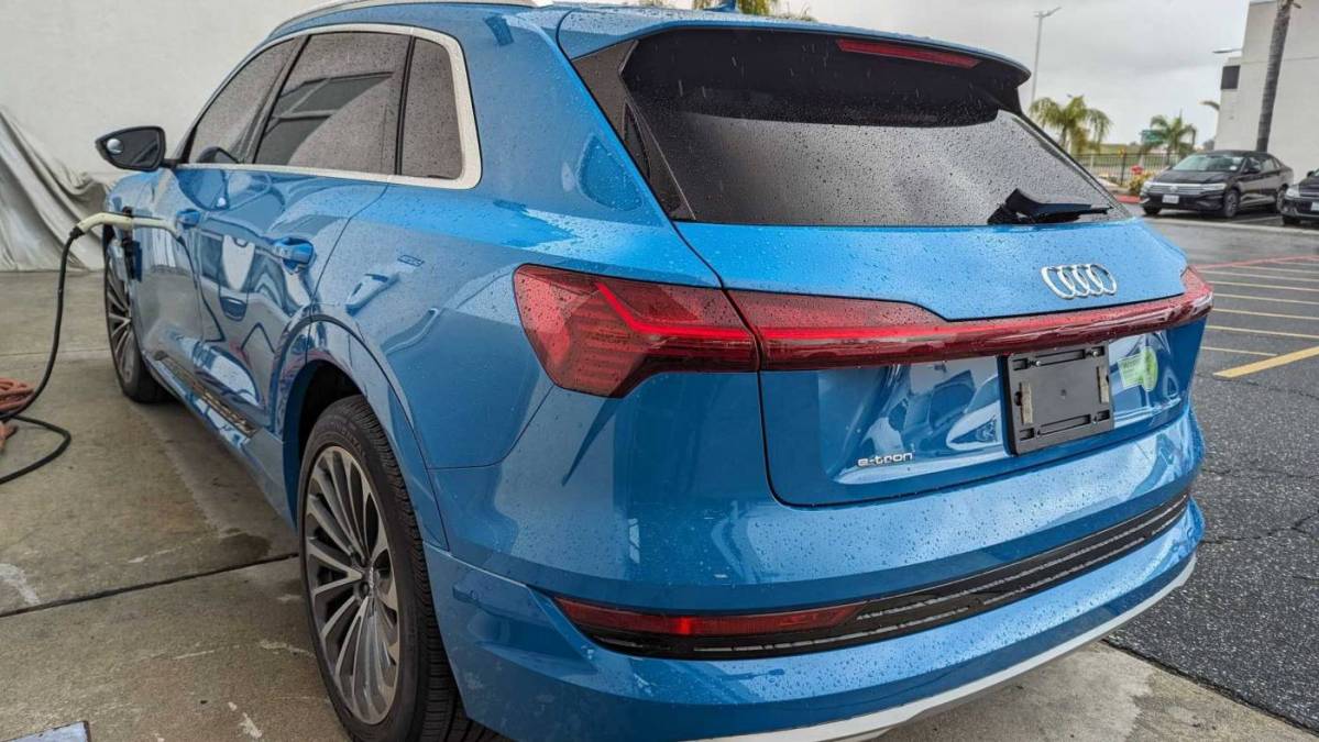 2019 Audi e-tron WA1VAAGE5KB005626