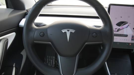 2018 Tesla Model 3 5YJ3E1EB2JF100960