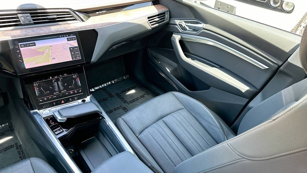 2019 Audi e-tron WA1LAAGE2KB024920