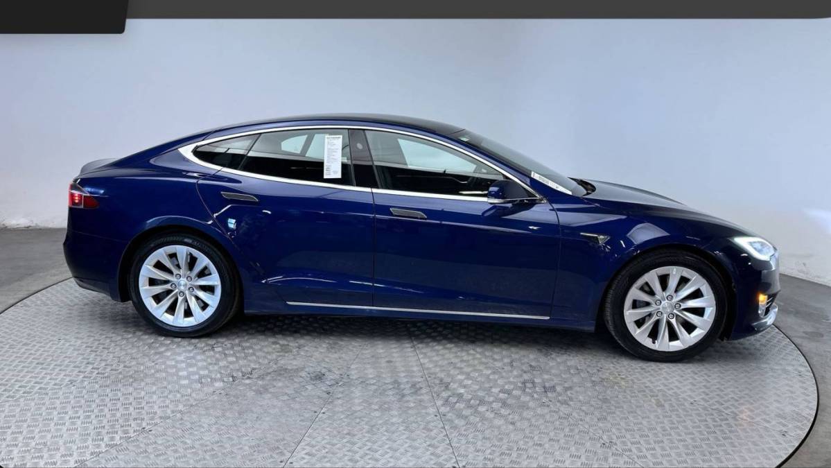 2017 Tesla Model S 5YJSA1E28HF204743