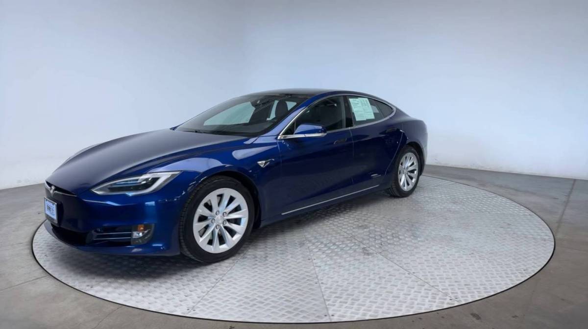 2017 Tesla Model S 5YJSA1E28HF204743