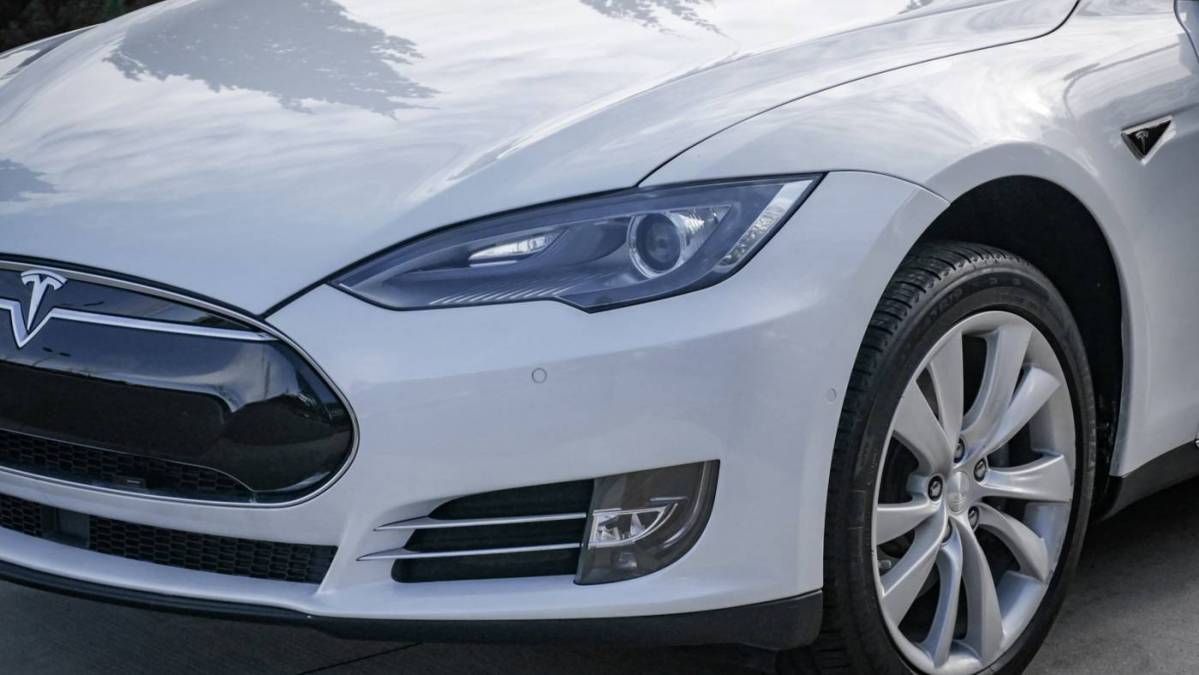 2016 Tesla Model S 5YJSA1E25GF128350