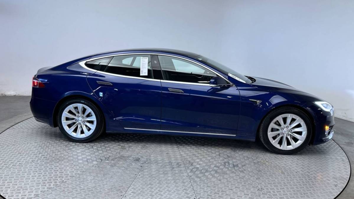 2017 Tesla Model S 5YJSA1E28HF204743