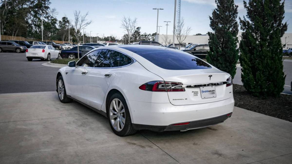 2016 Tesla Model S 5YJSA1E25GF128350