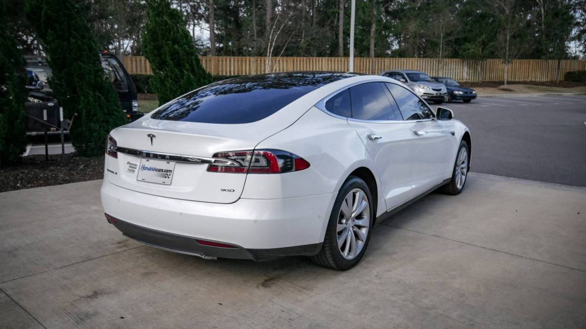 2016 Tesla Model S 5YJSA1E25GF128350