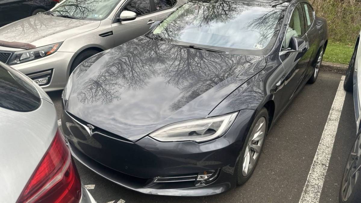 2019 Tesla Model S 5YJSA1E21KF306800