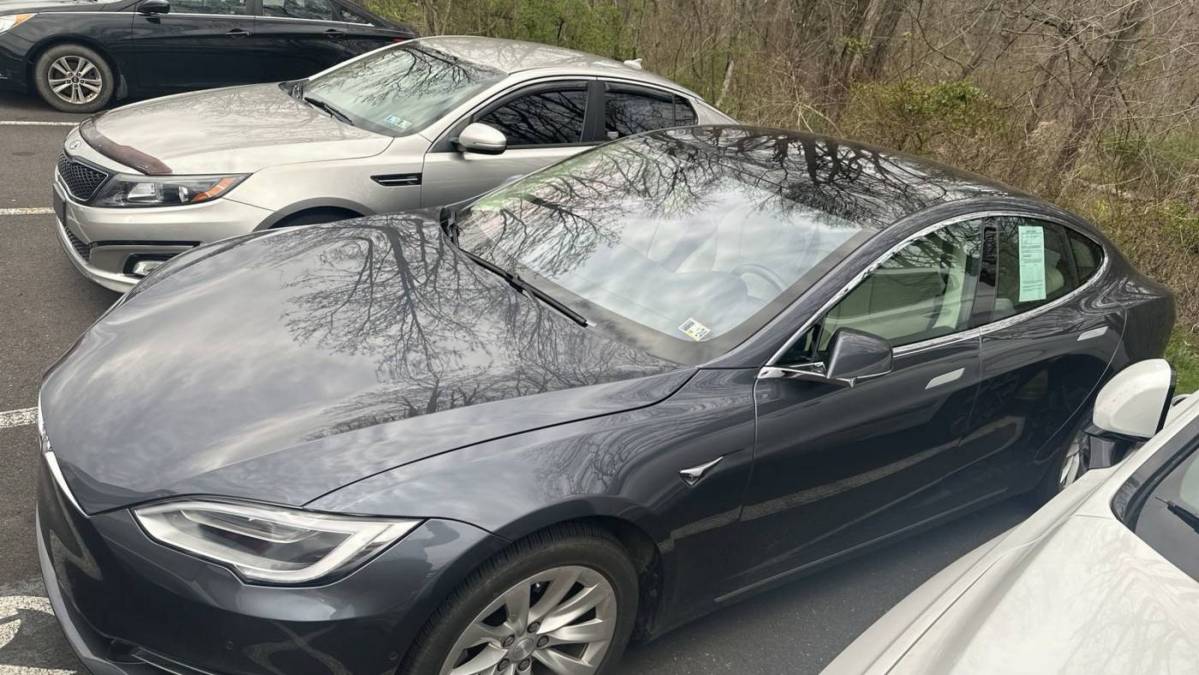 2019 Tesla Model S 5YJSA1E21KF306800