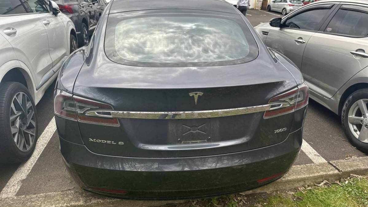 2019 Tesla Model S 5YJSA1E21KF306800