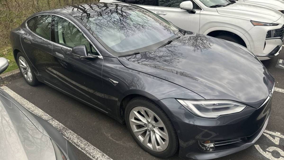 2019 Tesla Model S 5YJSA1E21KF306800