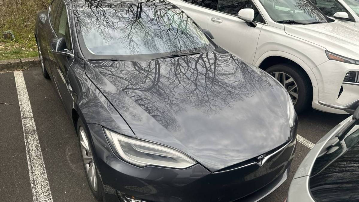 2019 Tesla Model S 5YJSA1E21KF306800