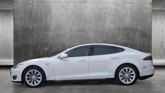 2016 Tesla Model S 5YJSA1E11GF136291