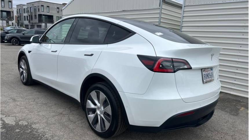 2021 Tesla Model Y 5YJYGDEE8MF145594