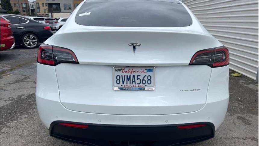 2021 Tesla Model Y 5YJYGDEE8MF145594