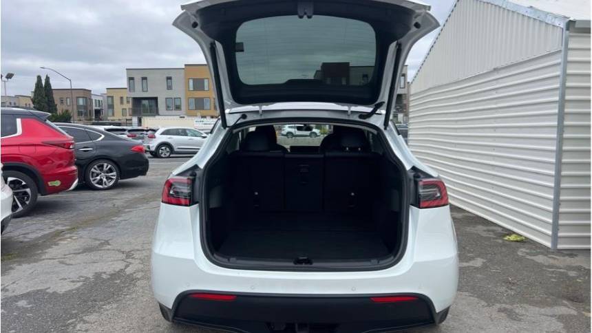 2021 Tesla Model Y 5YJYGDEE8MF145594