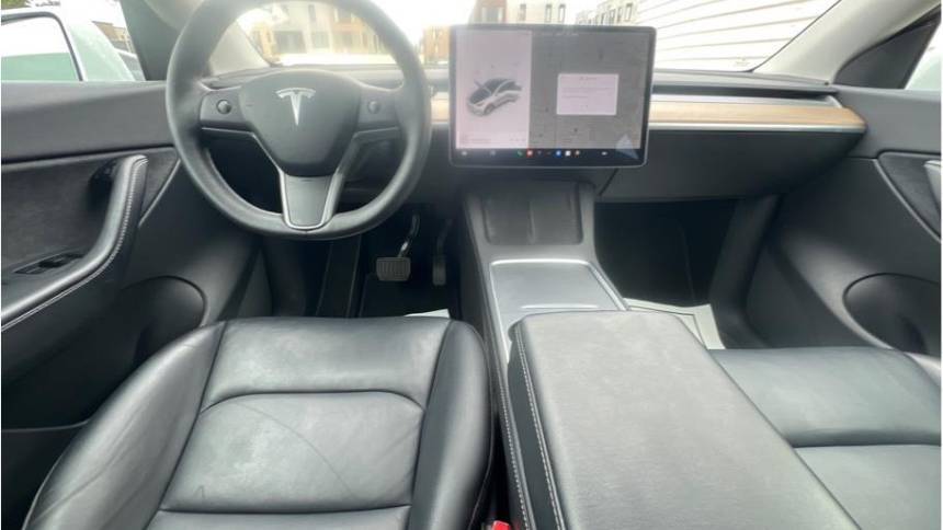 2021 Tesla Model Y 5YJYGDEE8MF145594