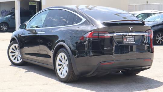 2018 Tesla Model X 5YJXCAE21JF122262