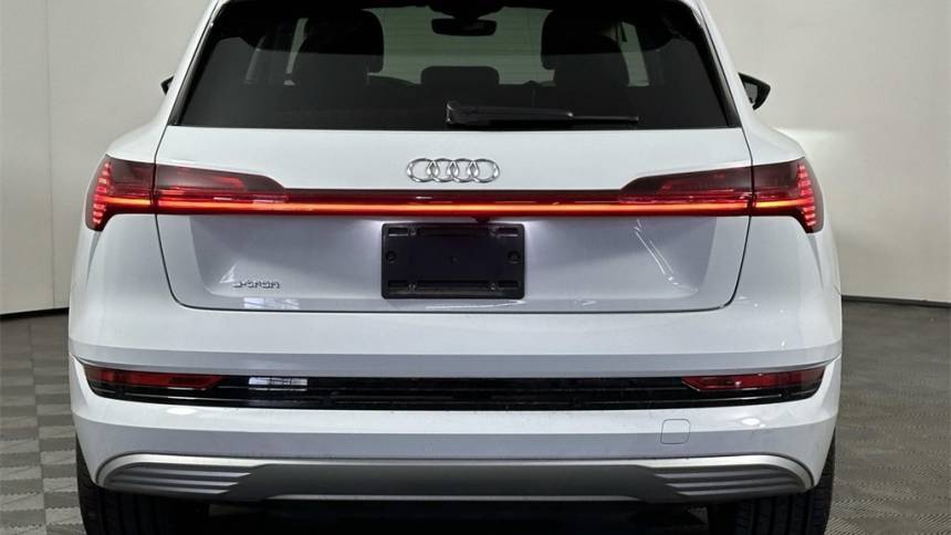 2019 Audi e-tron WA1VAAGE9KB022834