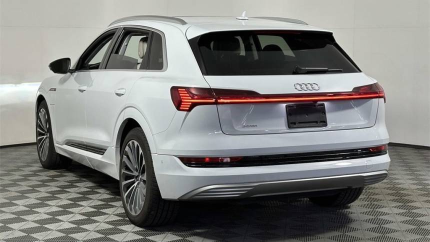 2019 Audi e-tron WA1VAAGE9KB022834